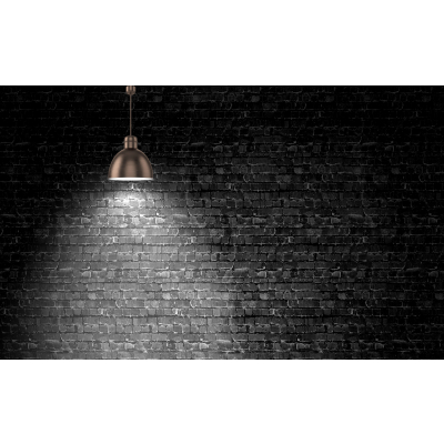 кирпичная стена с фонарем